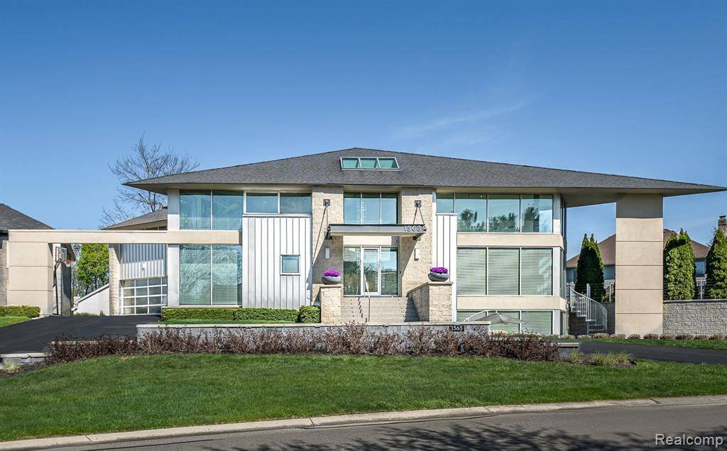 Waterford Twp, MI 48328,1363 Forest Bay Drive
