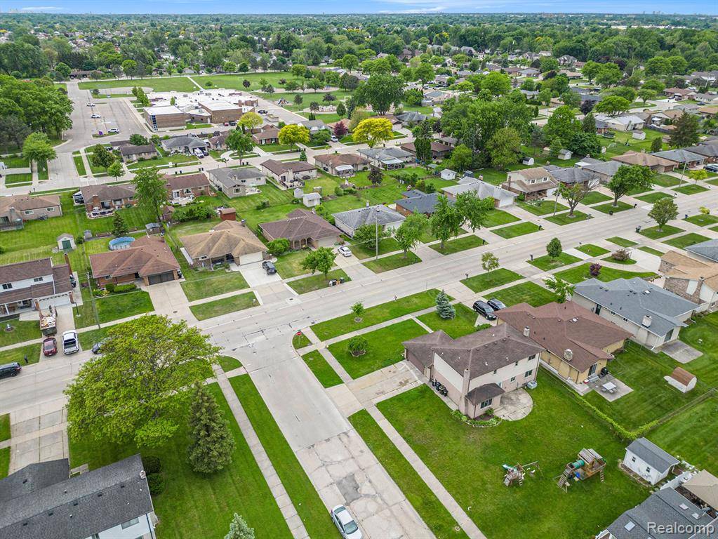 Sterling Heights, MI 48310,4325 Fox Hill Drive