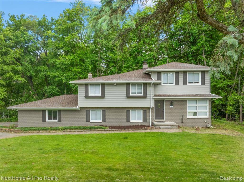 Farmington Hills, MI 48331,26557 Old Homestead Drive