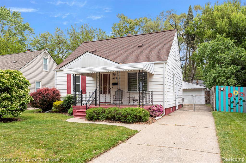 Royal Oak, MI 48073,919 Whitcomb Avenue