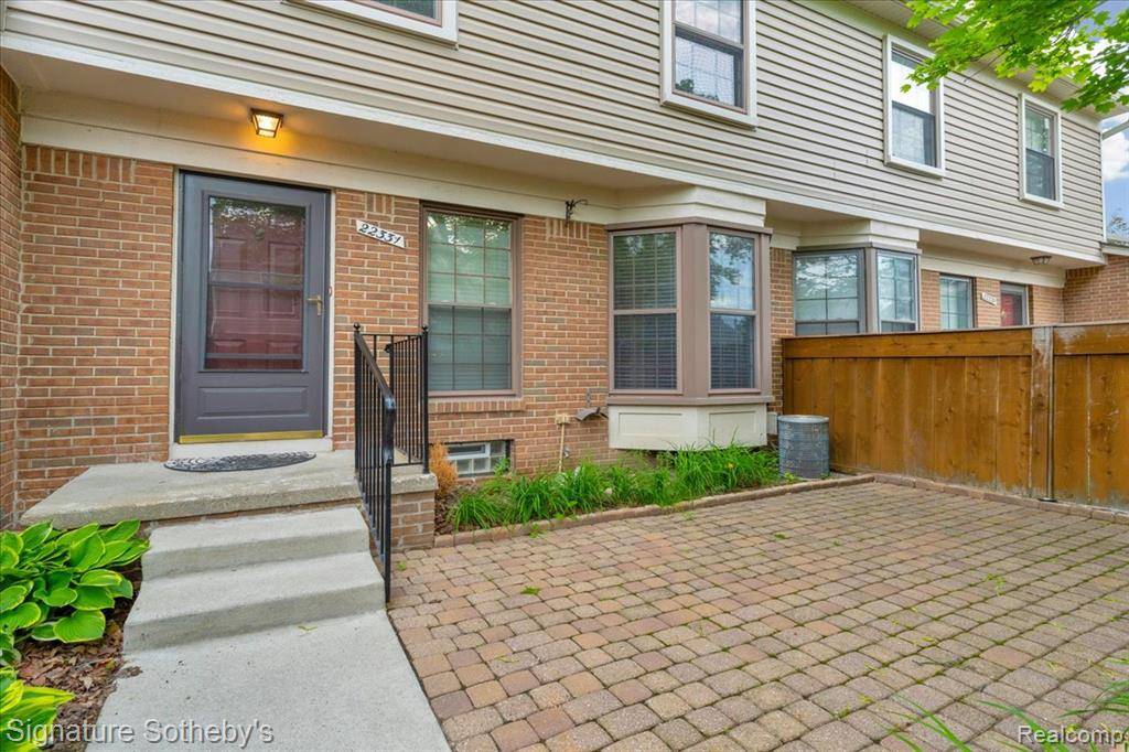 Novi, MI 48375,22331 Peachtree