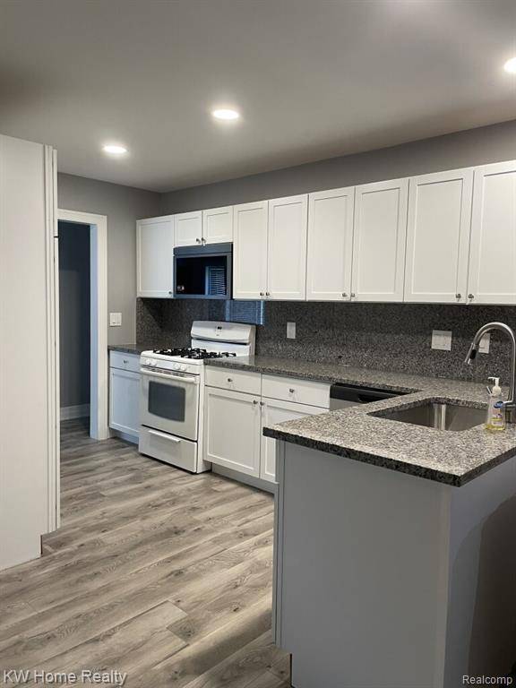 Canton Twp, MI 48187,5975 Beaufort Drive