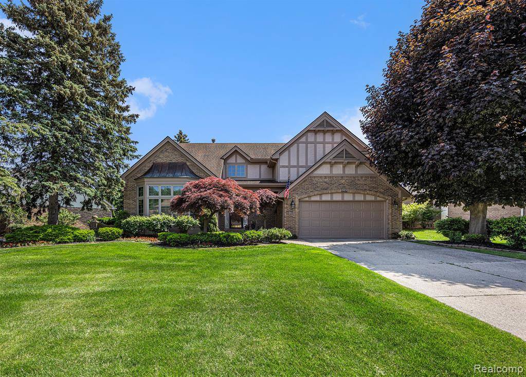 Farmington Hills, MI 48331,31220 Country Ridge Circle