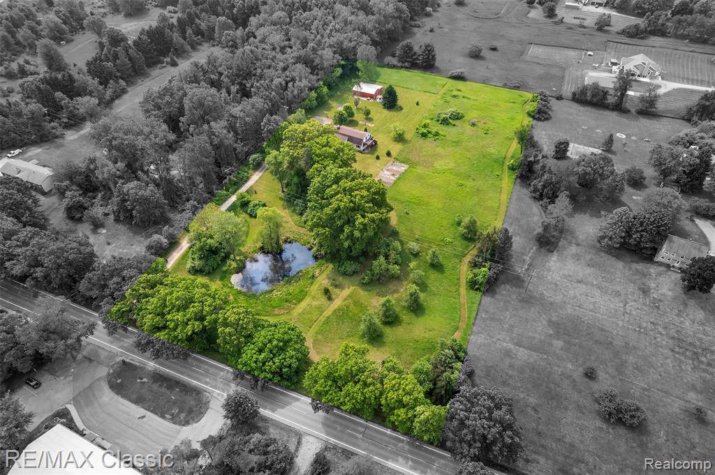Highland Twp, MI 48357,917 Middle Road