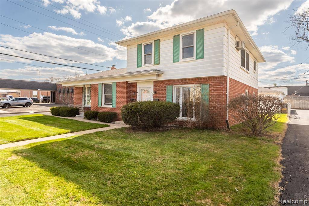 Royal Oak, MI 48073,4811 BRIARWOOD Avenue