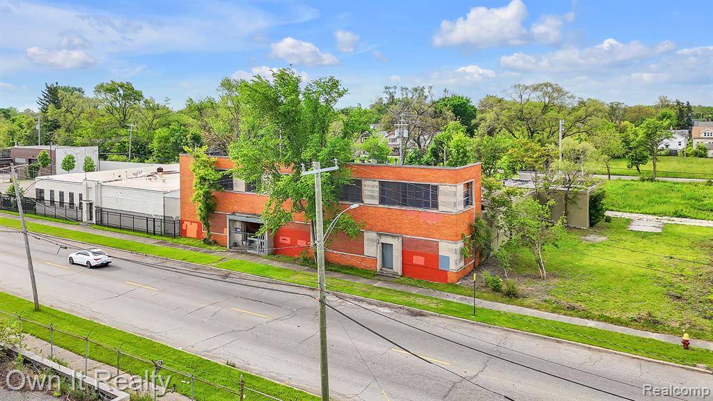 Detroit, MI 48213,8616 Grinnell Street