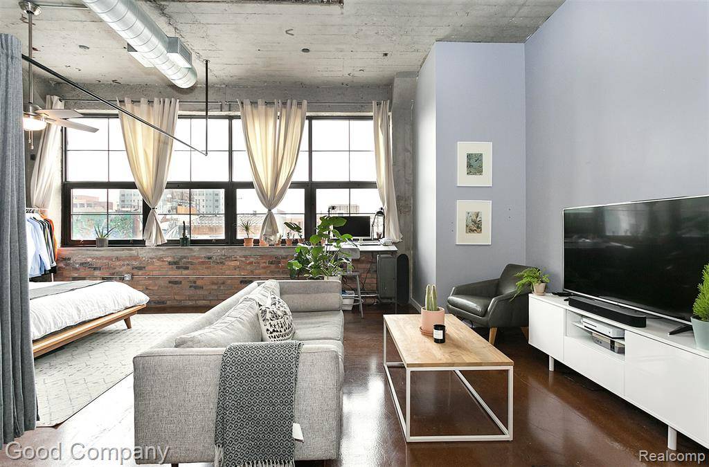 Detroit, MI 48201,55 W Canfield 210