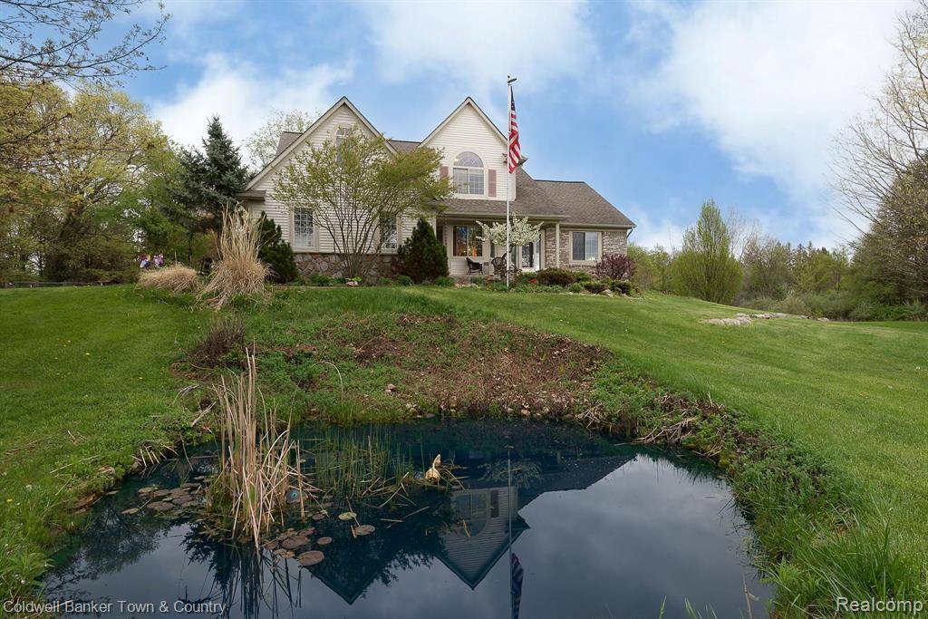 Brighton Twp, MI 48114,1355 MAXFIELD Road