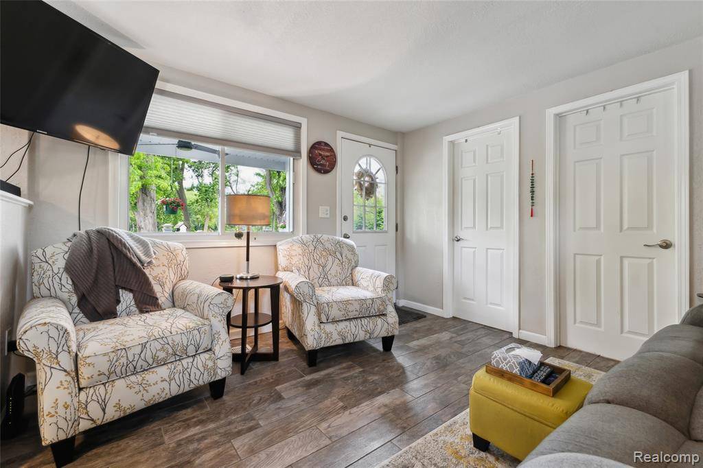 Van Buren Twp, MI 48111,2459 Rawsonville Road
