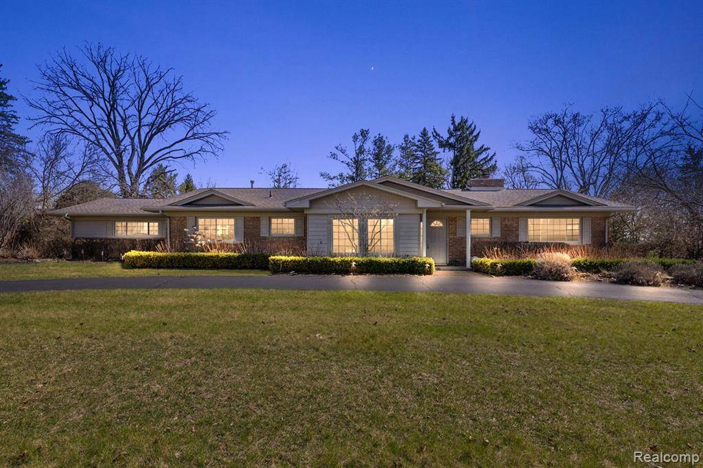 Bloomfield Hills, MI 48301,1490 Charrington Road