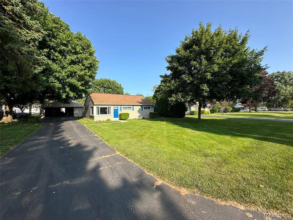 Waterford Twp, MI 48329,2068 Kohler Street