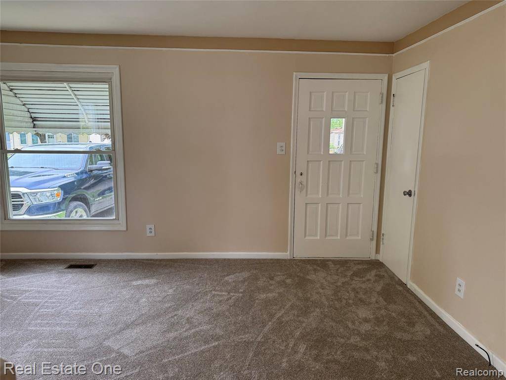 Madison Heights, MI 48071,27637 Dartmouth Street