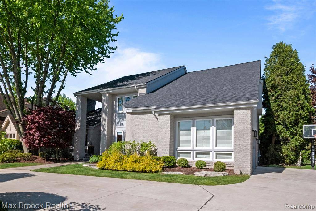 West Bloomfield Twp, MI 48322,6566 Bristol Drive