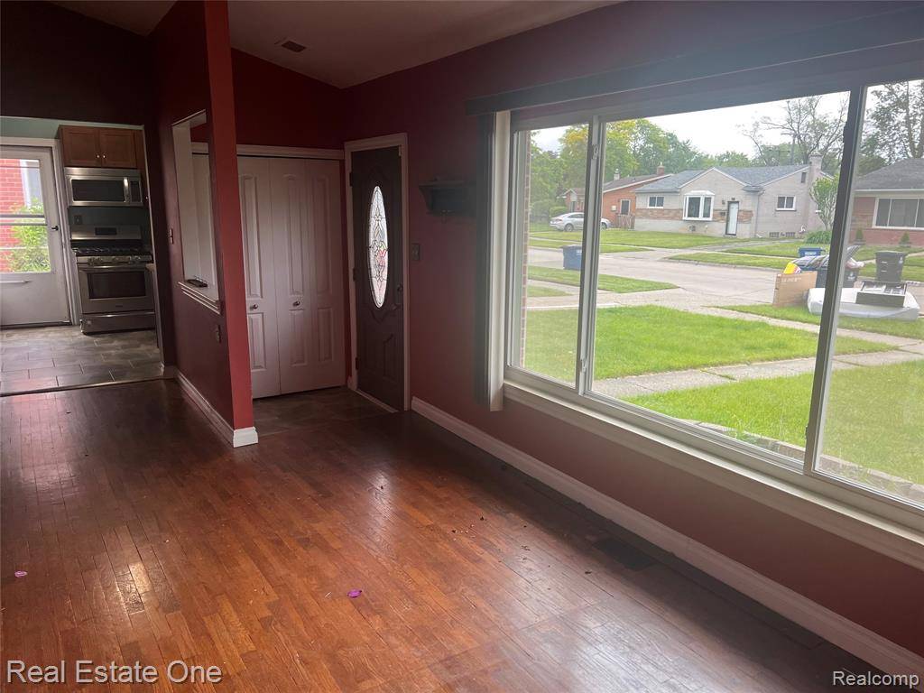 Westland, MI 48186,692 Easley Drive
