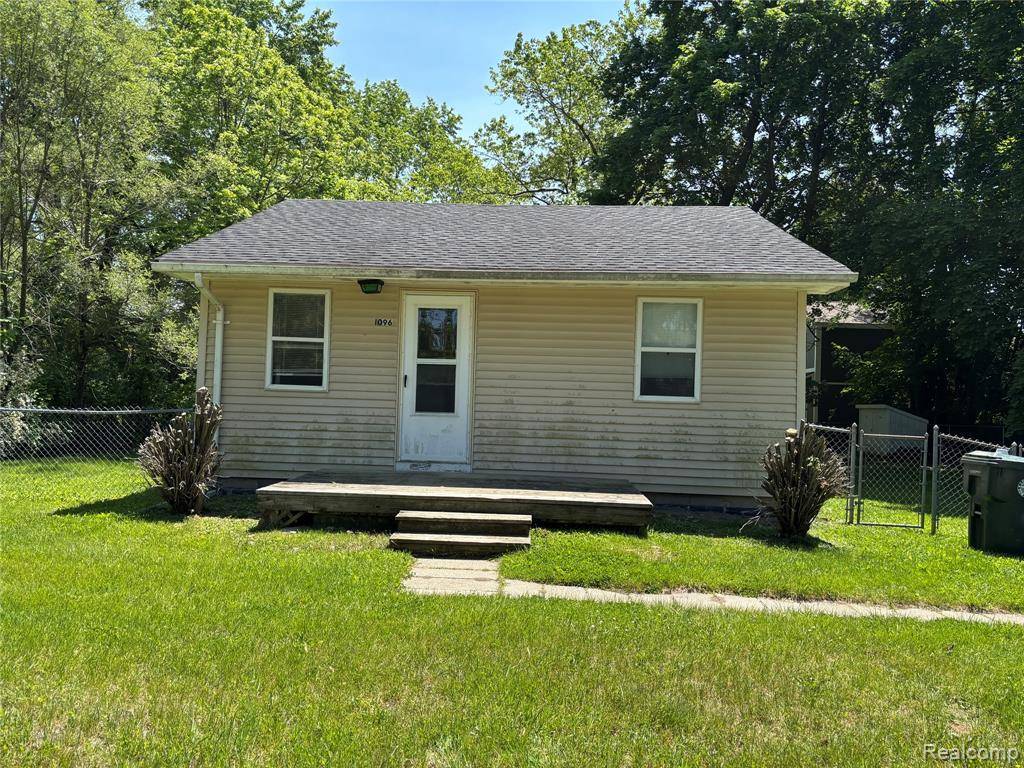 Lake Orion Vlg, MI 48362,1096 Bayfield Street
