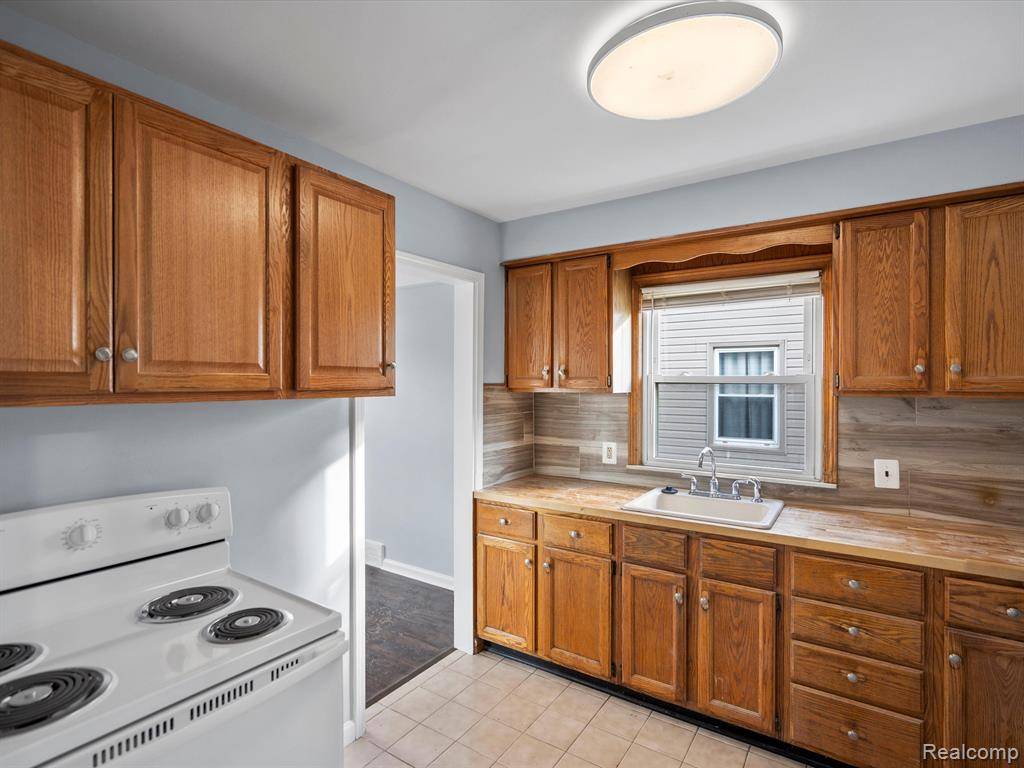 Dearborn, MI 48124,3752 KATHERINE Street