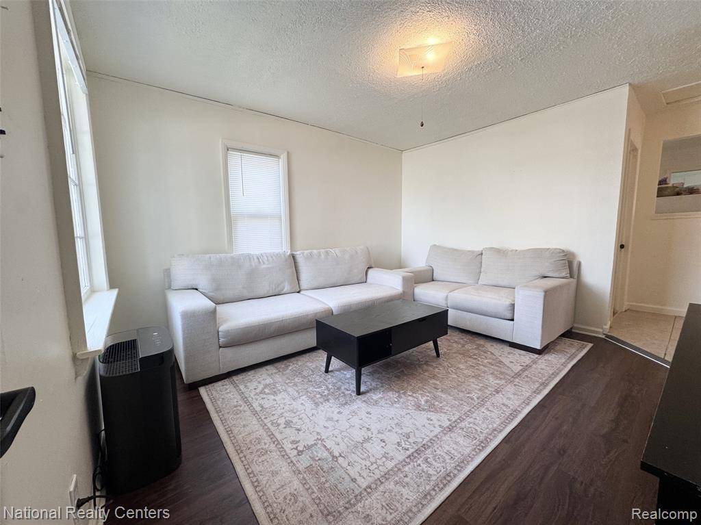 Dearborn Heights, MI 48125,5689 Cornell Street