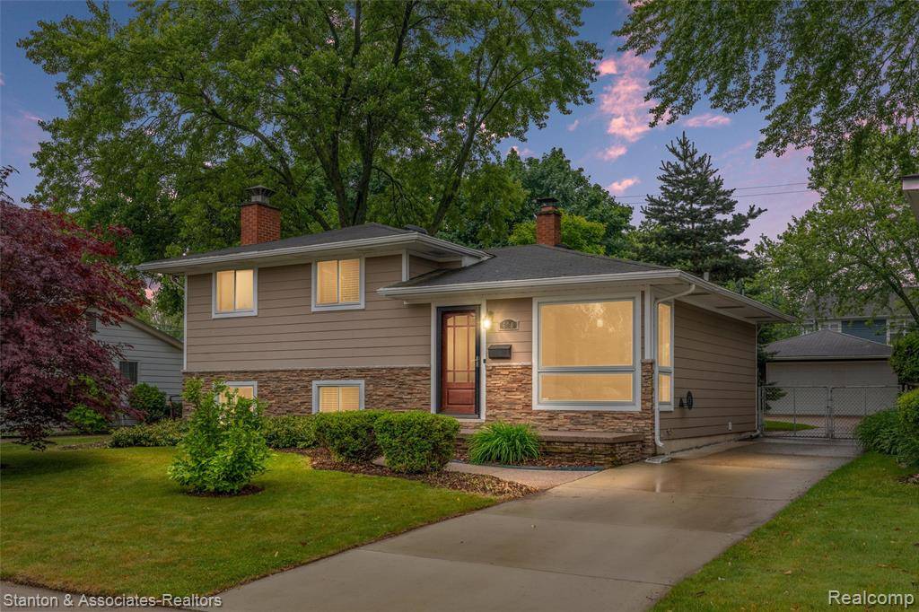 Royal Oak, MI 48073,608 Woodlawn Avenue