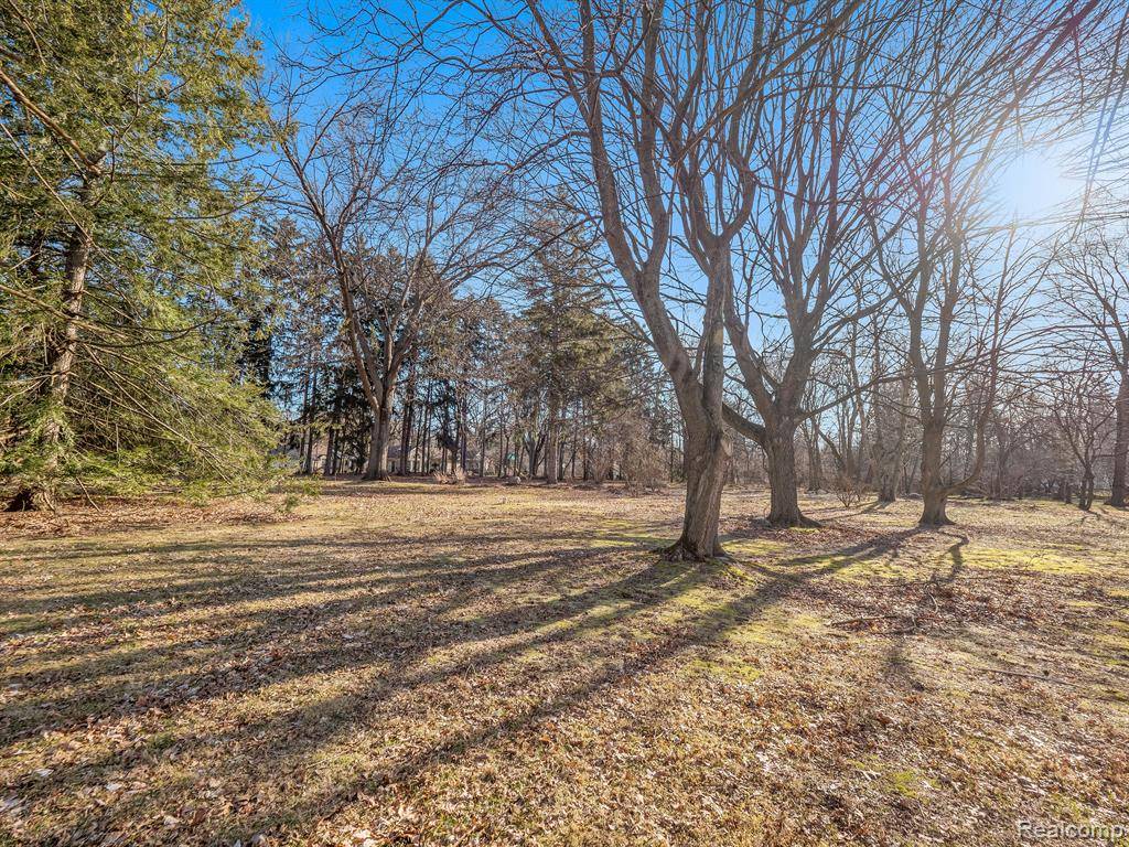 Franklin Vlg, MI 48025,31050 BRIARCLIFF Road