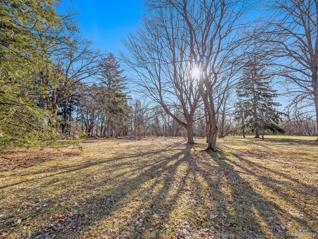 Franklin Vlg, MI 48025,31050 BRIARCLIFF Road