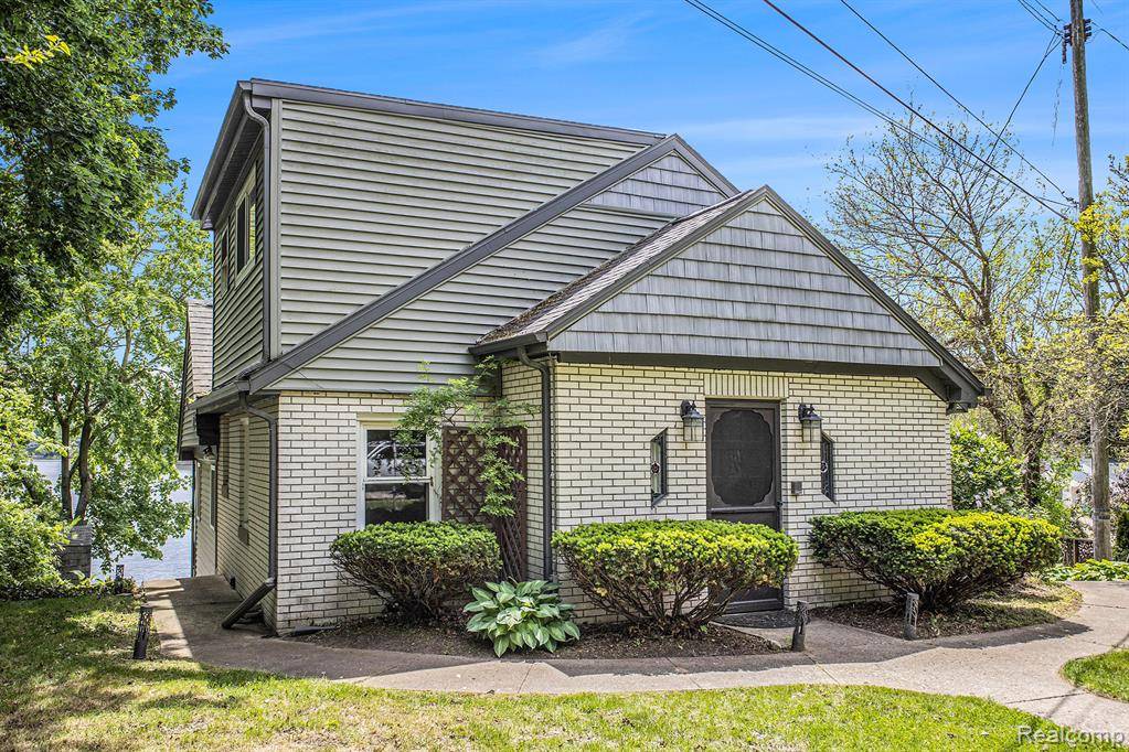 Pinckney Vlg, MI 48169,11393 Outer Drive