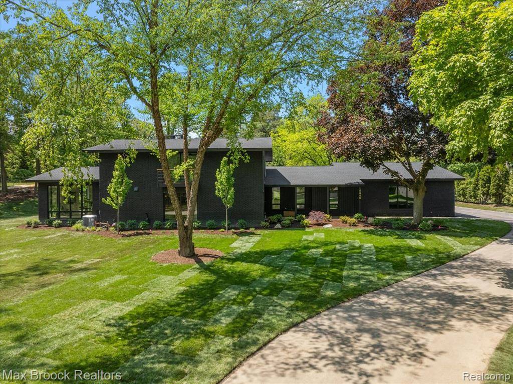 Bloomfield Hills, MI 48304,4340 Charing Cross Road