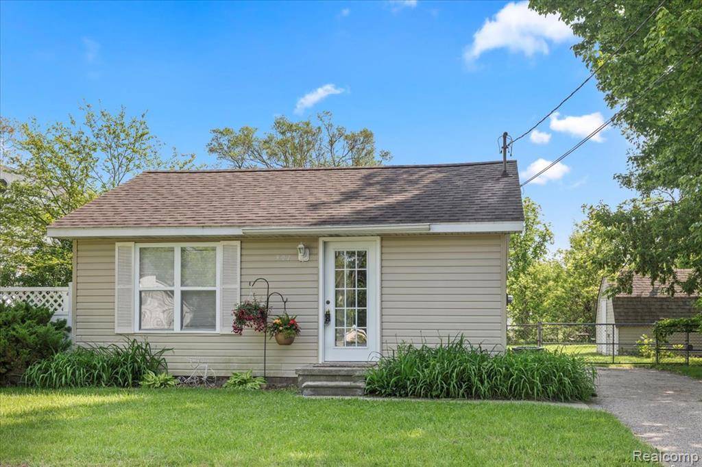 Holly Vlg, MI 48442,501 Front Street