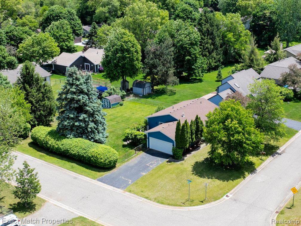 Commerce Twp, MI 48390,3232 Green Oak Drive