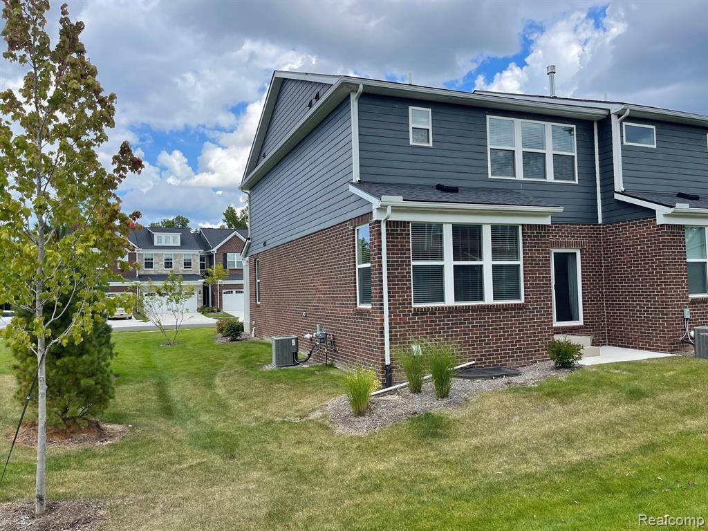 Novi, MI 48375,43545 PROSPECT