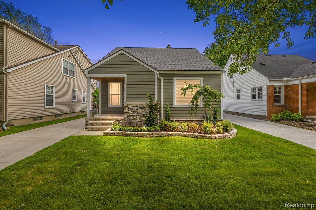 Huntington Woods, MI 48070,10541 Hart Avenue