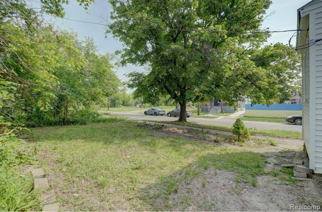 Detroit, MI 48214,8103 E Canfield Street