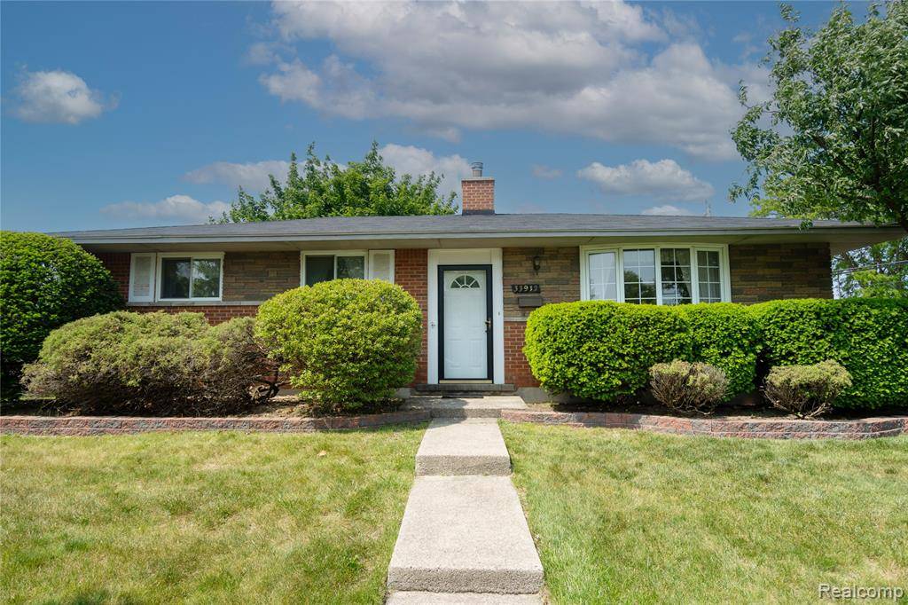 Westland, MI 48185,33912 Sequoia Street