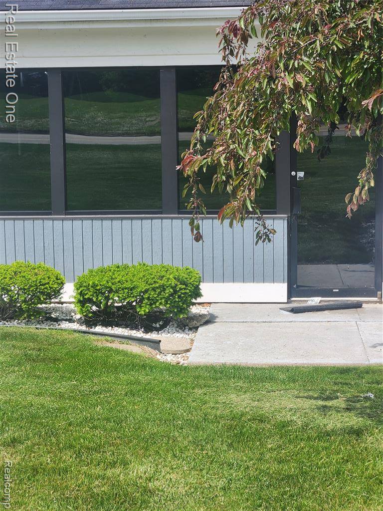 Burton, MI 48519,3364 S Center Road