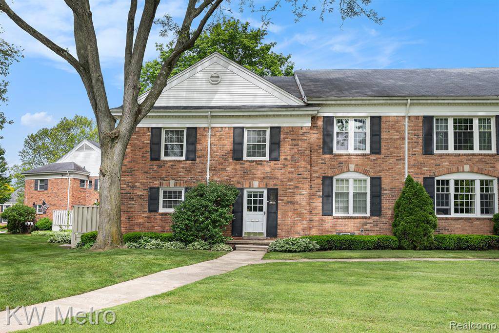 Bloomfield Hills, MI 48301,1360 Trailwood Path