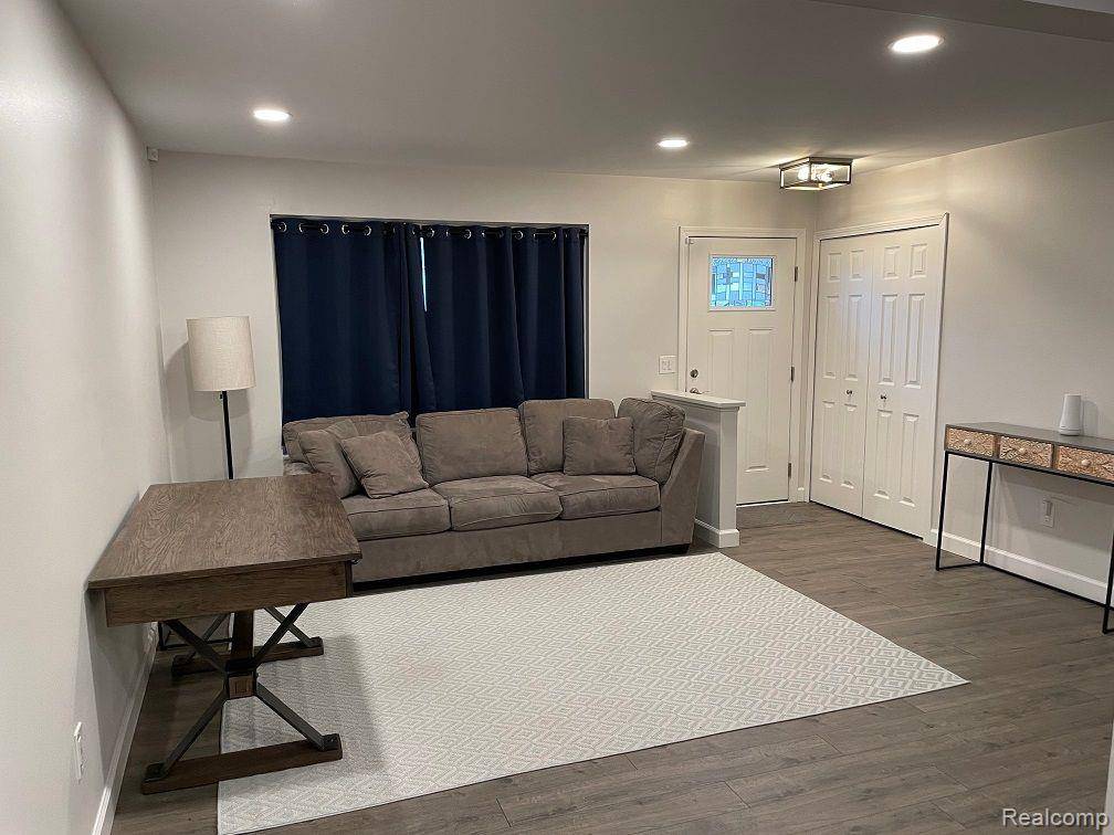 Rochester Hills, MI 48307,575 Mary Ellen Road