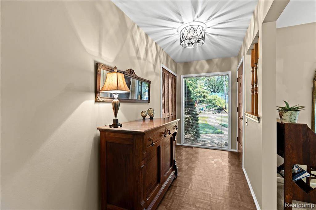 White Lake Twp, MI 48386,8876 Sandy Crest Drive
