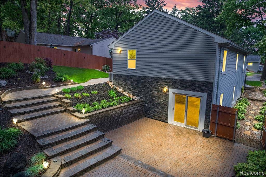 Lake Orion Vlg, MI 48362,901 Ridge Road