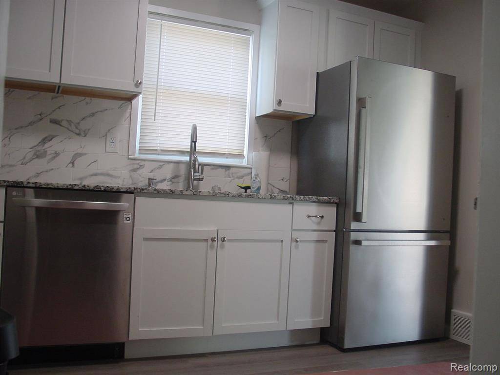 Redford Twp, MI 48240,17302 KINLOCH