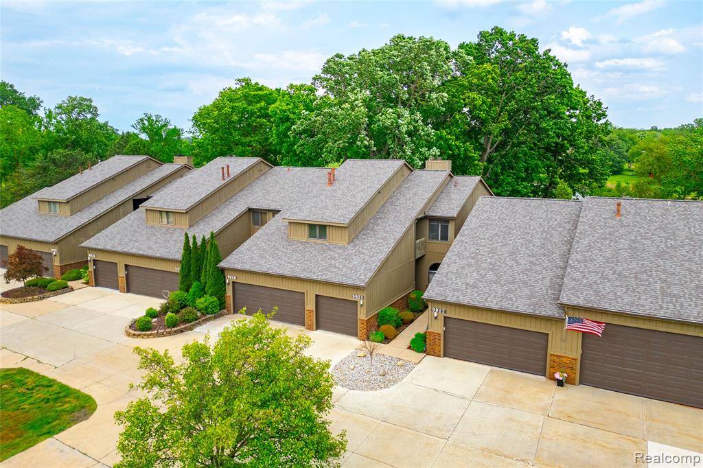 Grosse Ile Twp, MI 48138,9921 Hawthorne Glen Drive