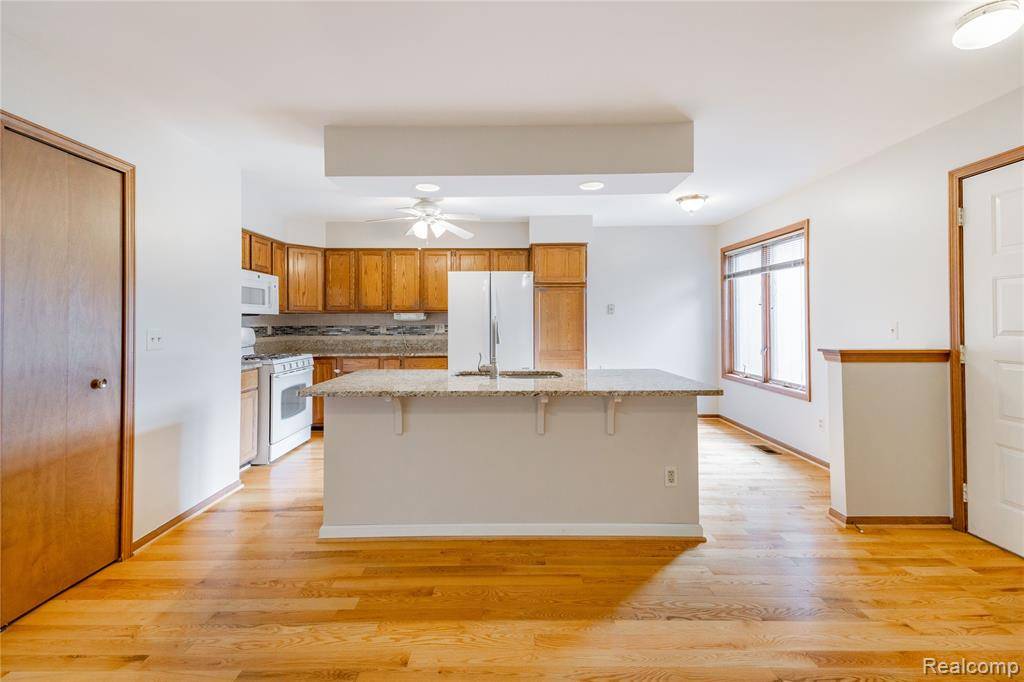 Grosse Ile Twp, MI 48138,9921 Hawthorne Glen Drive
