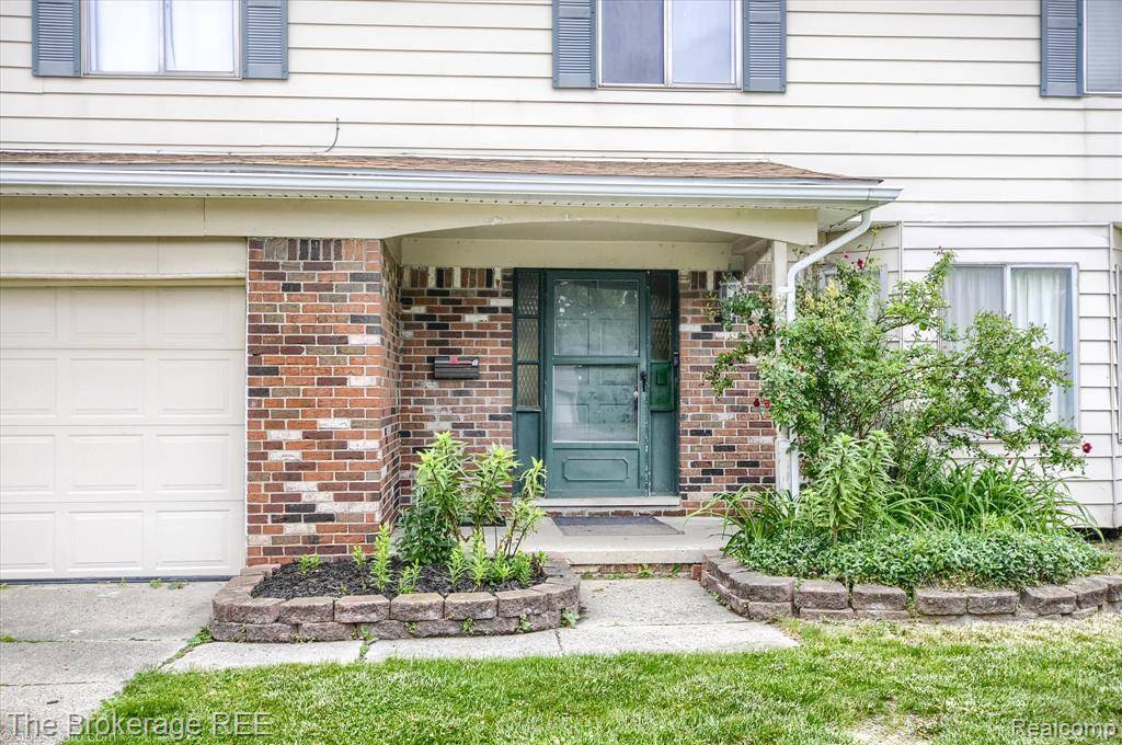 Grand Blanc, MI 48439,732 E Grand Blanc Road