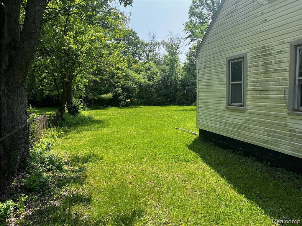 Romulus, MI 48174,31707 Ecorse Road