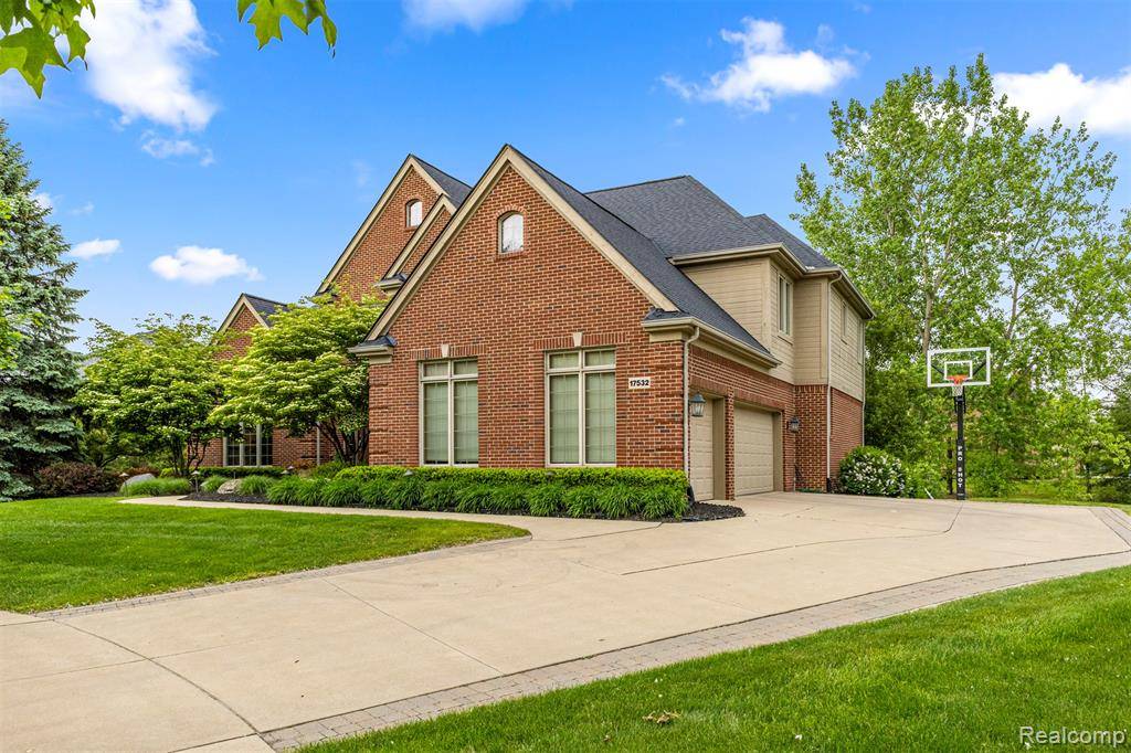 Northville, MI 48168,17532 Williamsburg Court