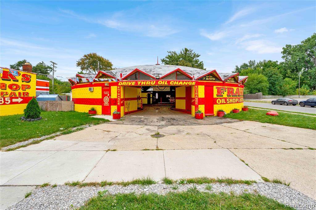 Detroit, MI 48224,17500 E Warren Avenue
