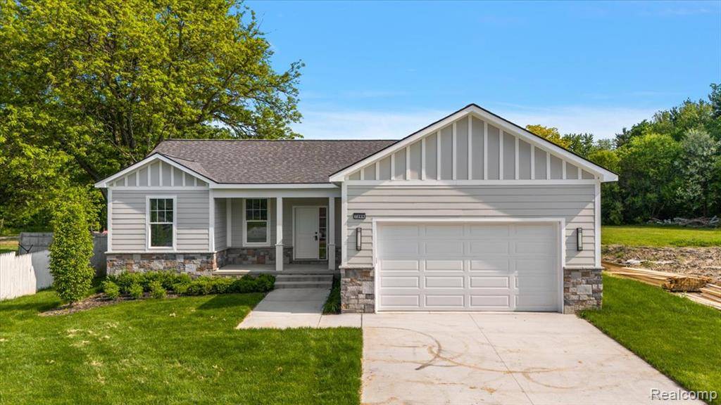 Waterford Twp, MI 48327,7268 ELIZABETH LAKE Road