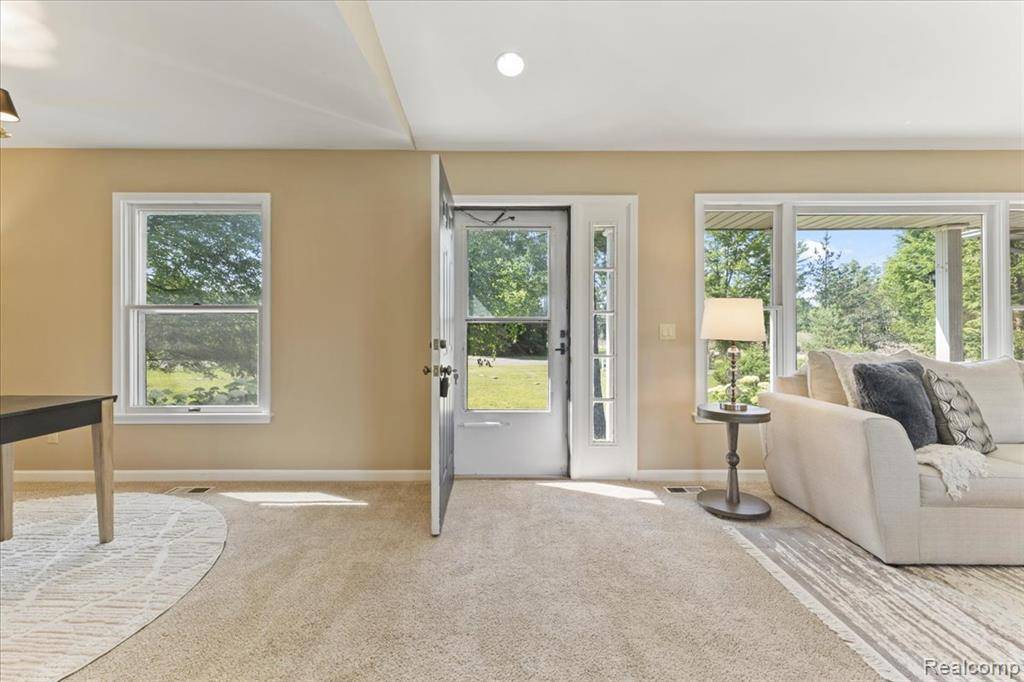 Brandon Twp, MI 48462,145 E Huff Lake Court
