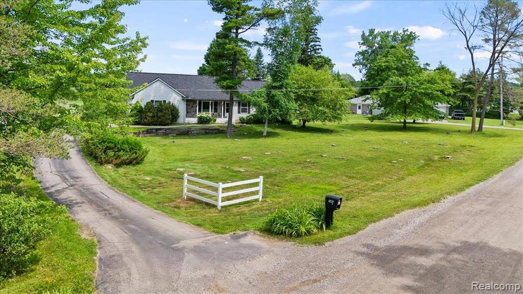 Brandon Twp, MI 48462,145 E Huff Lake Court