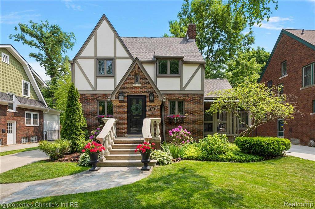 Grosse Pointe, MI 48230,676 Washington Road