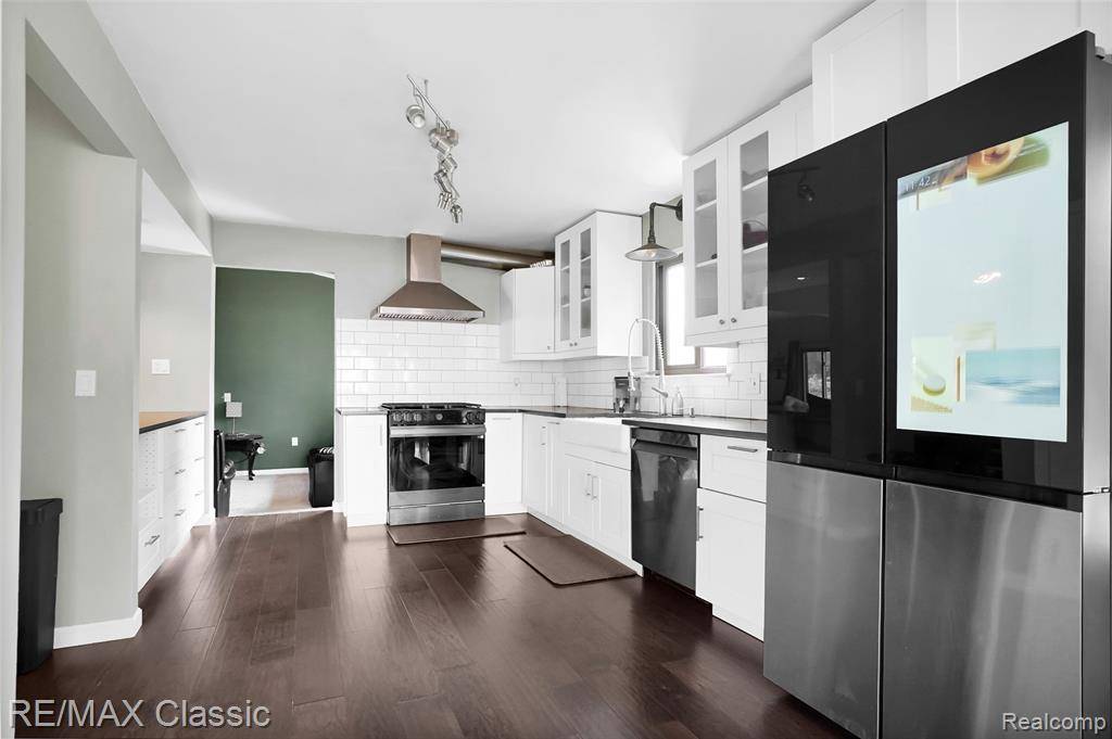 Novi, MI 48374,24473 Riverview Lane