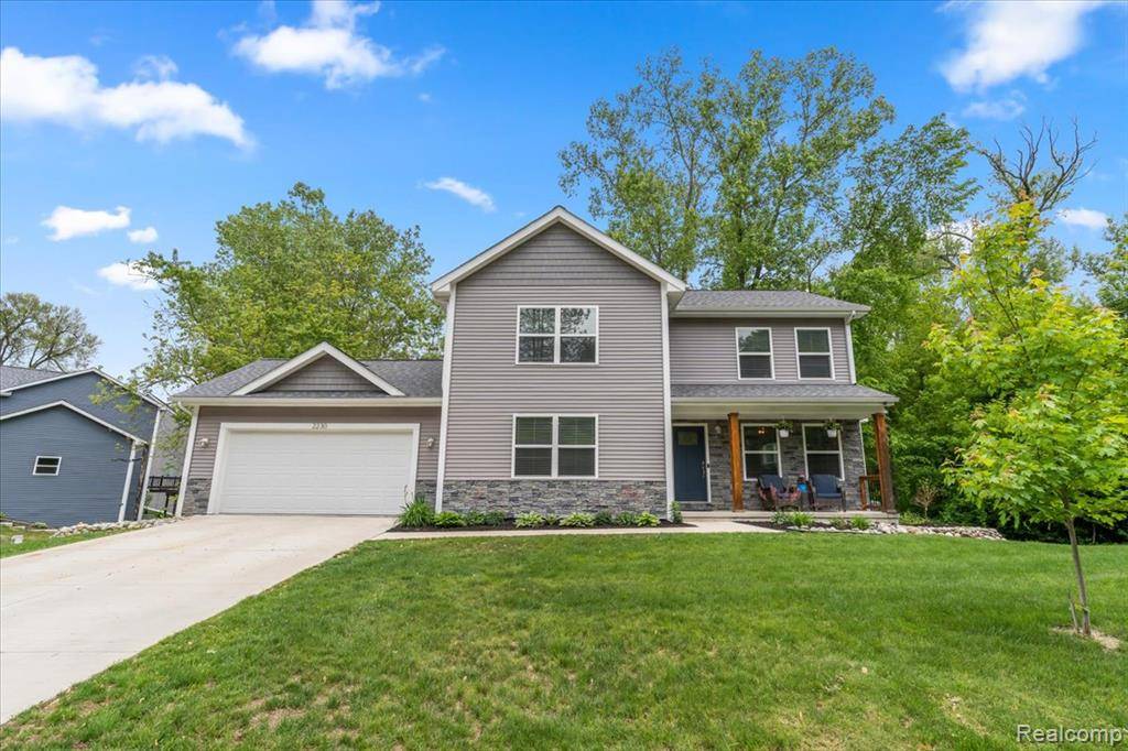 Wolverine Lake Vlg, MI 48390,2230 Briar Ridge